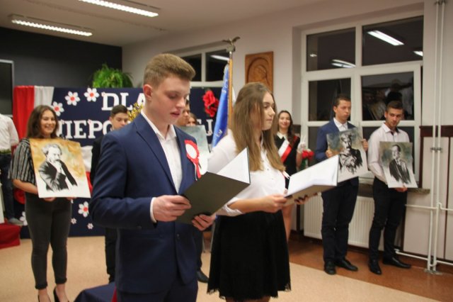 Kocham Cię Polsko-program słowno-muzyczny w wykonaniu uczniów KLASYKA